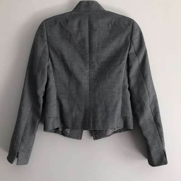 Arkis Punto Gray and White Striped Blazer Size 4 - Picture 2 of 4